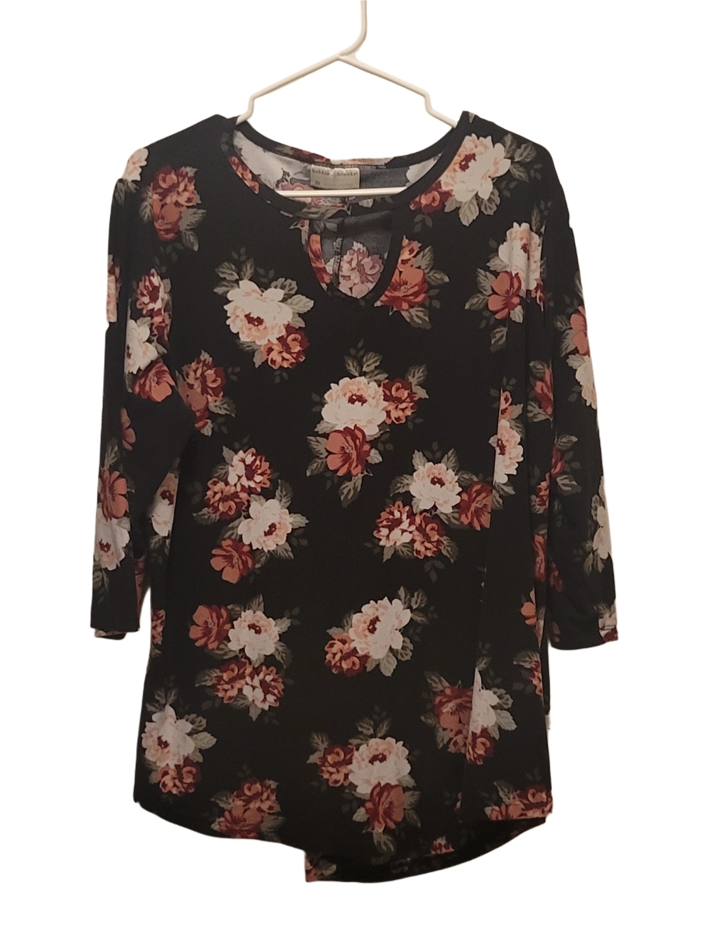 Bobbie Brooks Black Floral Keyhole 3/4-Sleeve Tunic